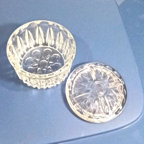 Vintage Mid-Century Clear Glass Powder Jar with Lidded Atomic Sunburst Base - Picture 3 of 7